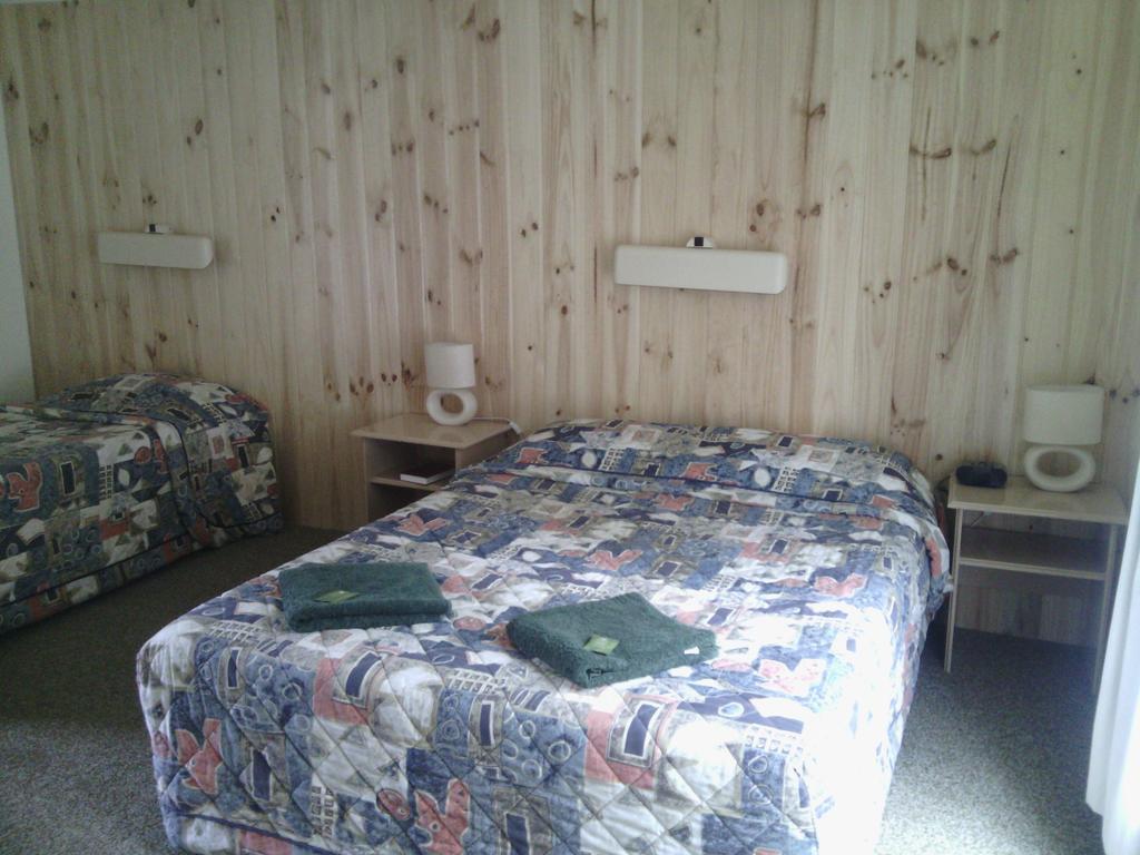 Snowy River Lodge Motel Orbost Zimmer foto